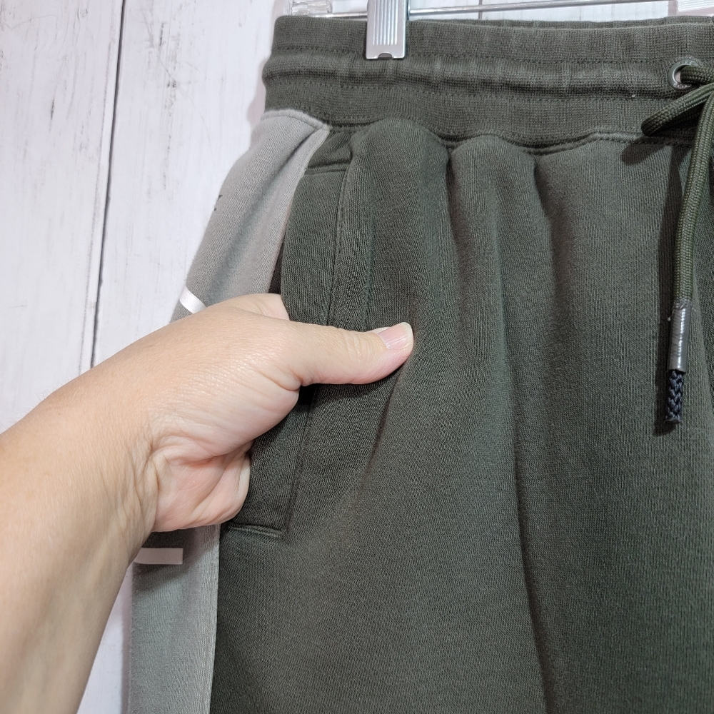 Nike Men's "Nike Air" Sweatpants Two-Tone Green Size Large Style #AT5259-355. - Picture 4 of 10